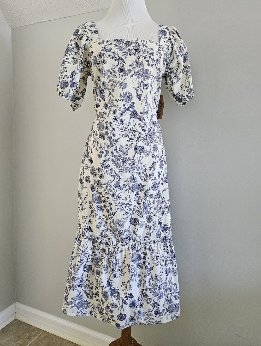 Just Found | Square-Neck Blue Floral Midi Open Back Dress